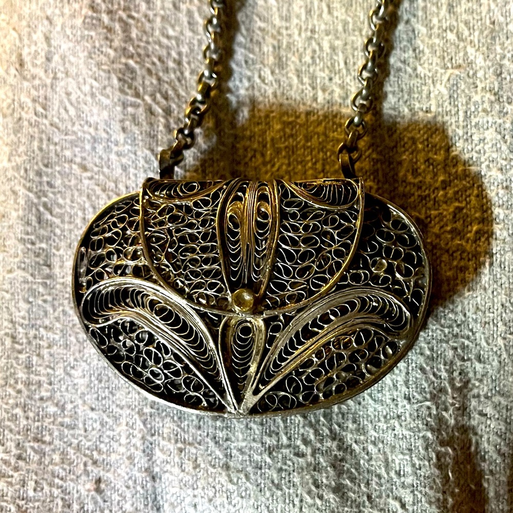 SOLD silver vintage filagree metal coinpurse necklace chain intricate